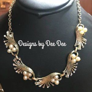 5/$20🔥Vintage Pearl & Rhinestone Necklace🔥Bundle special price